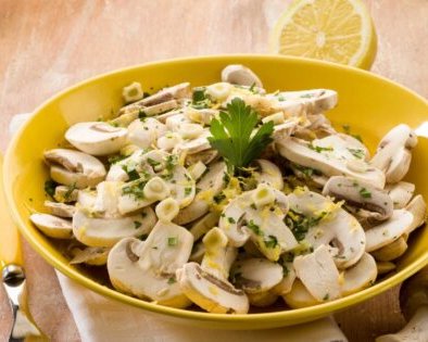 10 вкусных и сытных салатов с шампиньонами