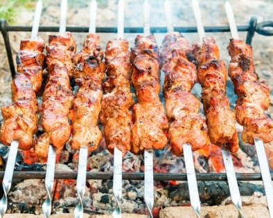 7 маринадов для шашлыка, которые сделают вкуснее любое мясо