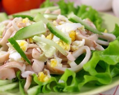 20 простых и очень вкусных салатов с кальмарами