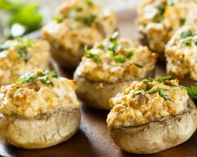 15 простых рецептов фаршированных шампиньонов