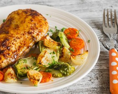 10 рецептов сочного куриного филе в духовке